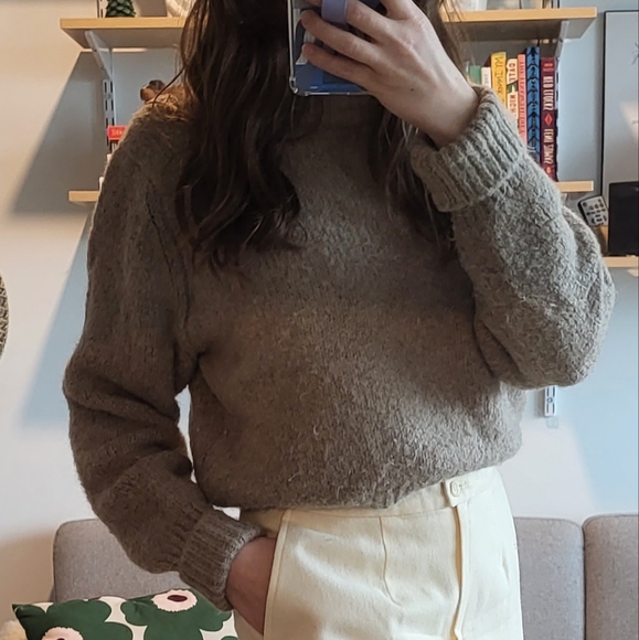 Fuzzy cropped sweater - Picture 4 of 5